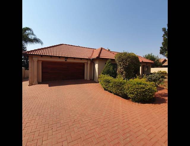 3 BEDROOM HOUSE SOLD IN THE ORCHARDS
